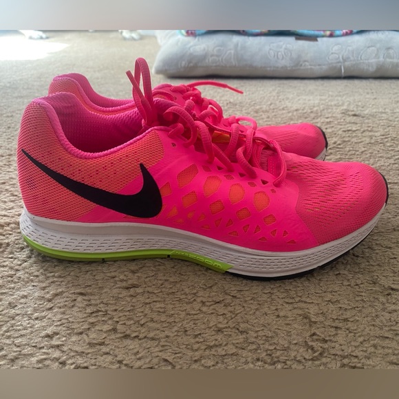 Nike Neon Pink Running Shoes - Picture 2 of 8